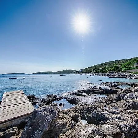 Seafront Suites Maja Vis Exterior photo