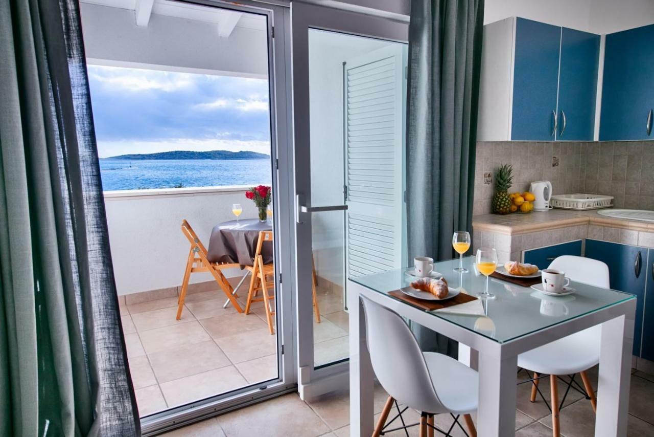 Apartment Seafront Maja *