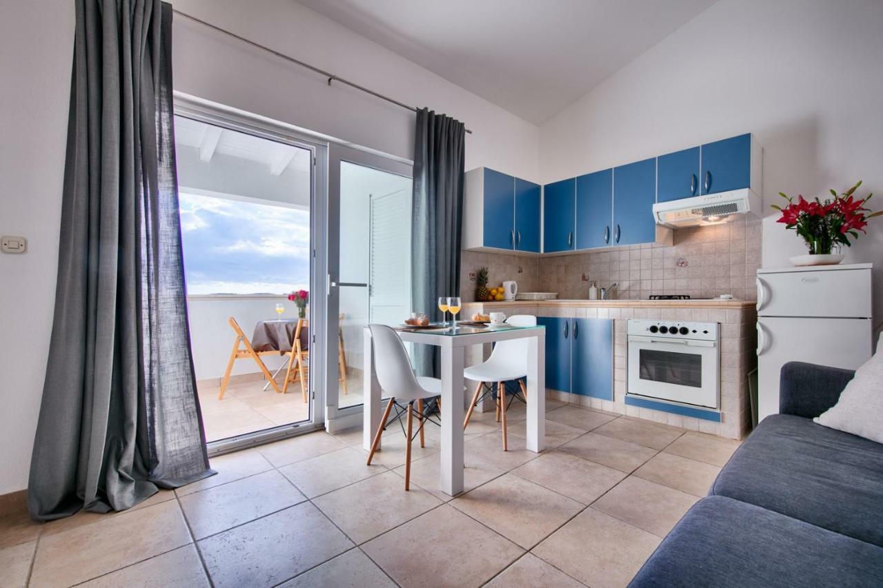 Seafront Maja Apartment Vis